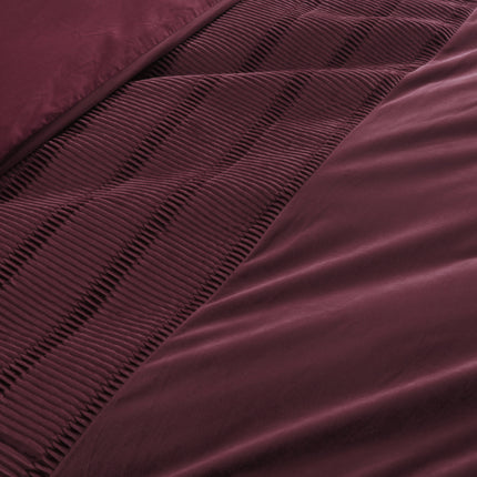 Dreamaker Ripple Velvet Quilt Cover Set Red Wine King Bed
